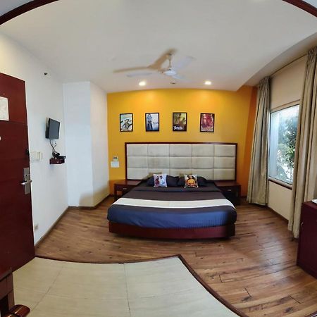 C Suites - Lotus Park Бангалор Экстерьер фото